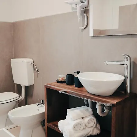 Casa Calandri - Appartamenti Moderni Con Free Wi-Fi & Ac Margarita Buitenkant foto