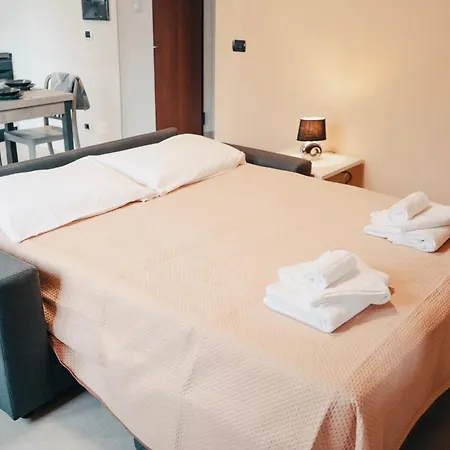 Casa Calandri - Appartamenti Moderni Con Free Wi-Fi & Ac Margarita Buitenkant foto